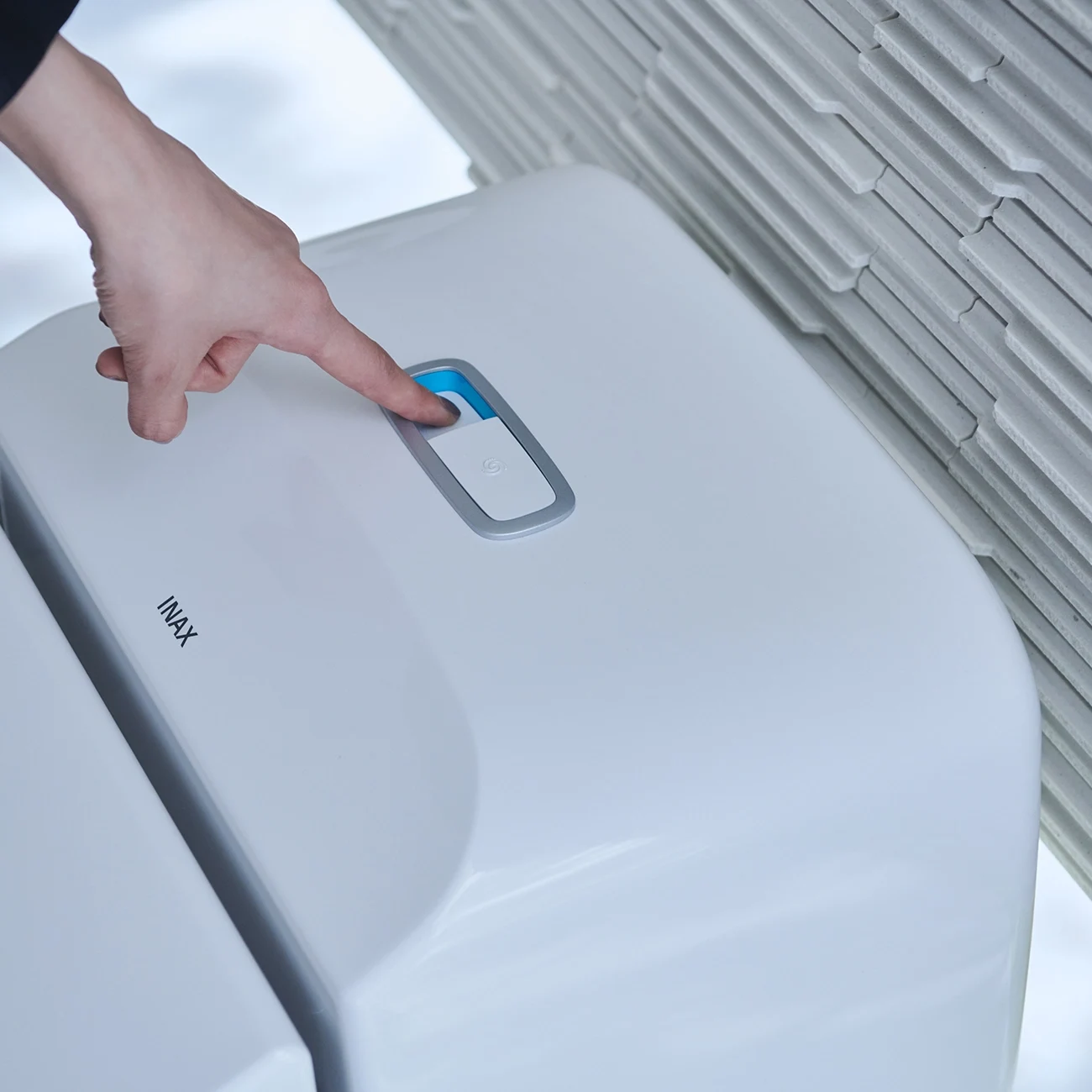Bồn cầu 1 khối INAX AC-1032VN Aqua Ceramic (AC1032VN)